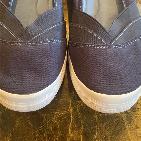 Keds 8.5 slip on flat shoes - Picture 2 of 9